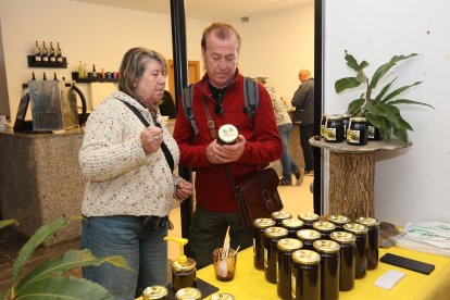 Un momento de la inauguración de la Feria de la Miel de Camponaraya