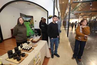 Un momento de la inauguración de la Feria de la Miel de Camponaraya