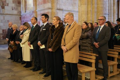 Cruzamiento e Investidura de nuevos Caballeros y Damas del Gran Priorato de España de la Orden Militar y Hospitalaria de San Lázaro de Jerusalén