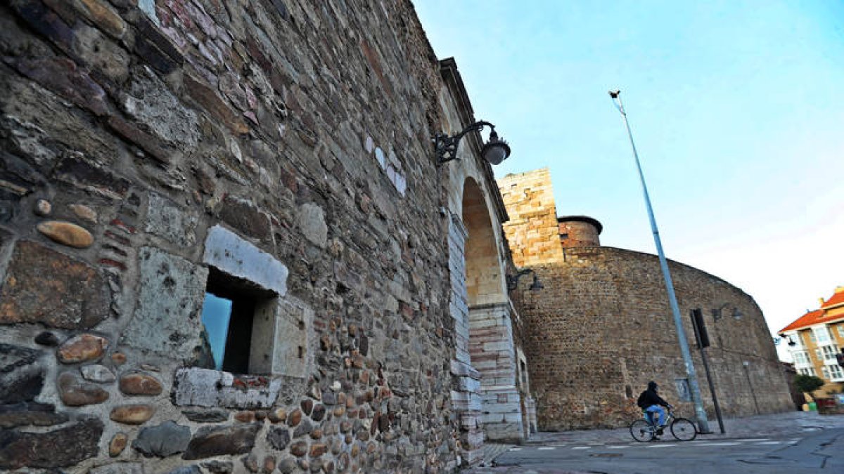 Parte de la muralla de León. RAMIRO