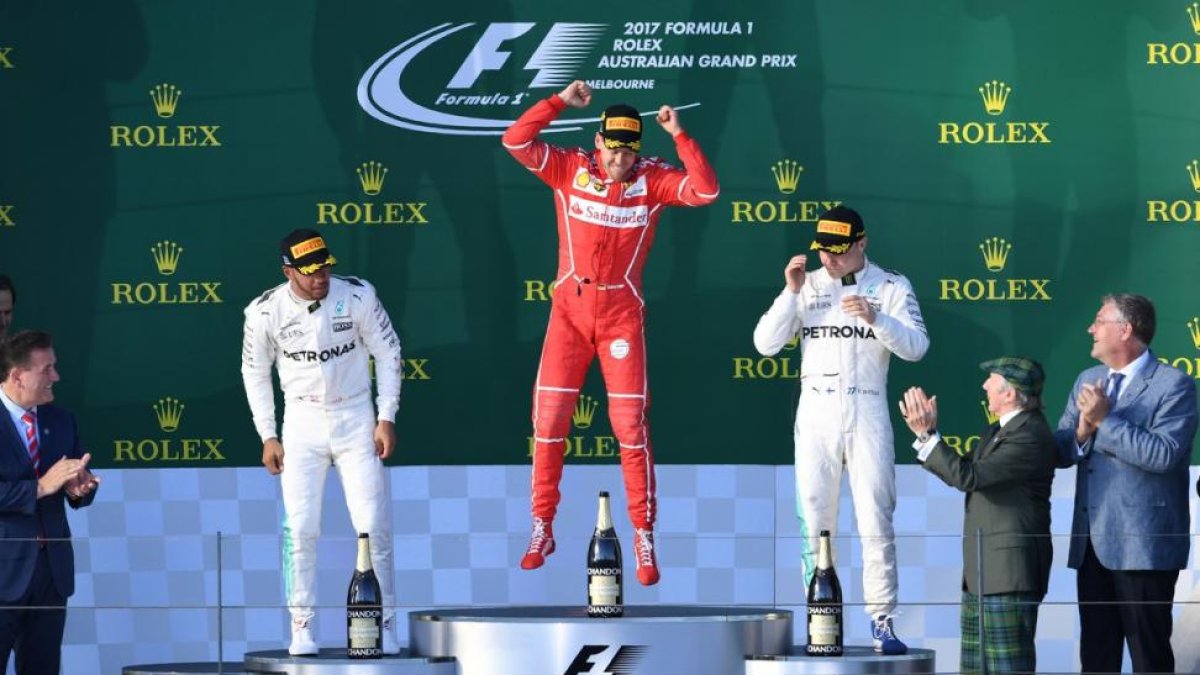 Vettel, Hamilton y Bottas, en el podio de Australia.