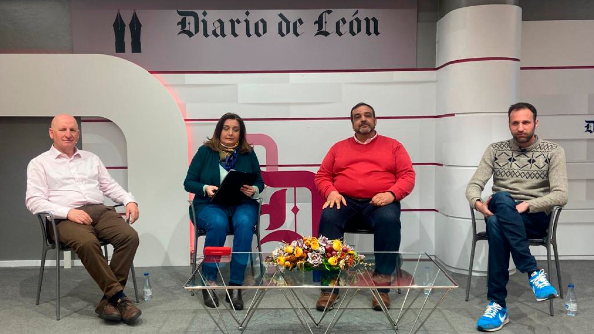 Mesa redonda con Javier Martínez Santos, Jaime Rodríguez y Manuel Mantecón, moderada por Maite Rabanillo.