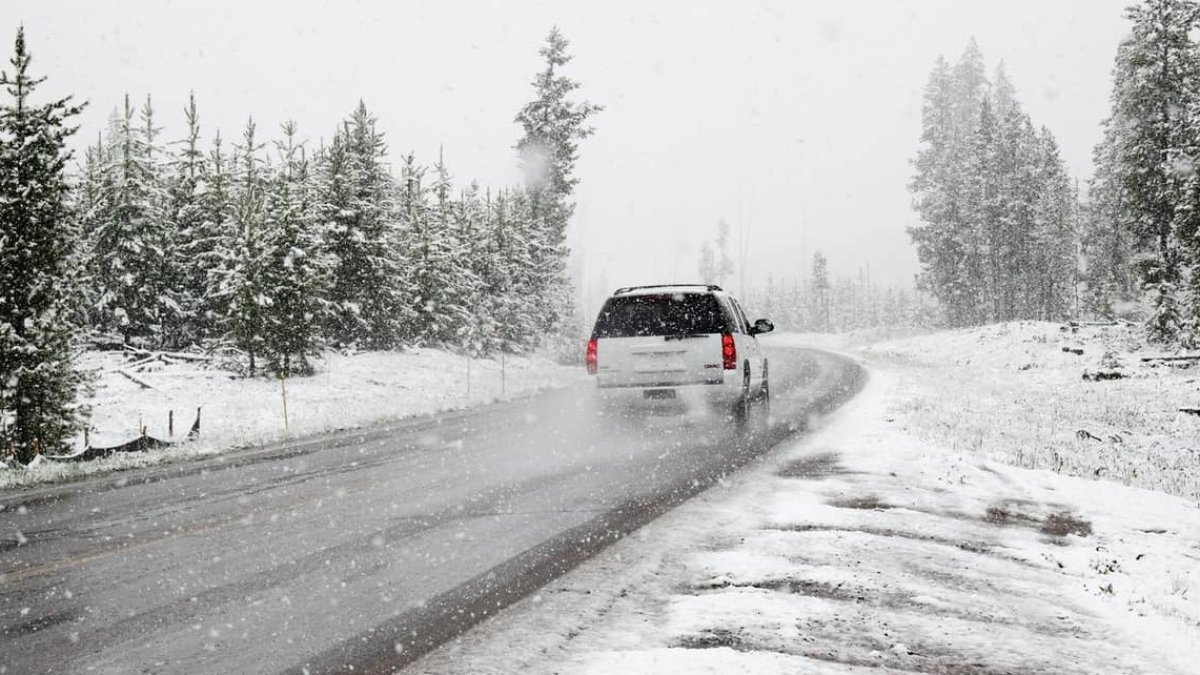 Nieve en León: ¿cómo poner las cadenas de nieve en el coche? Foto: pexels.