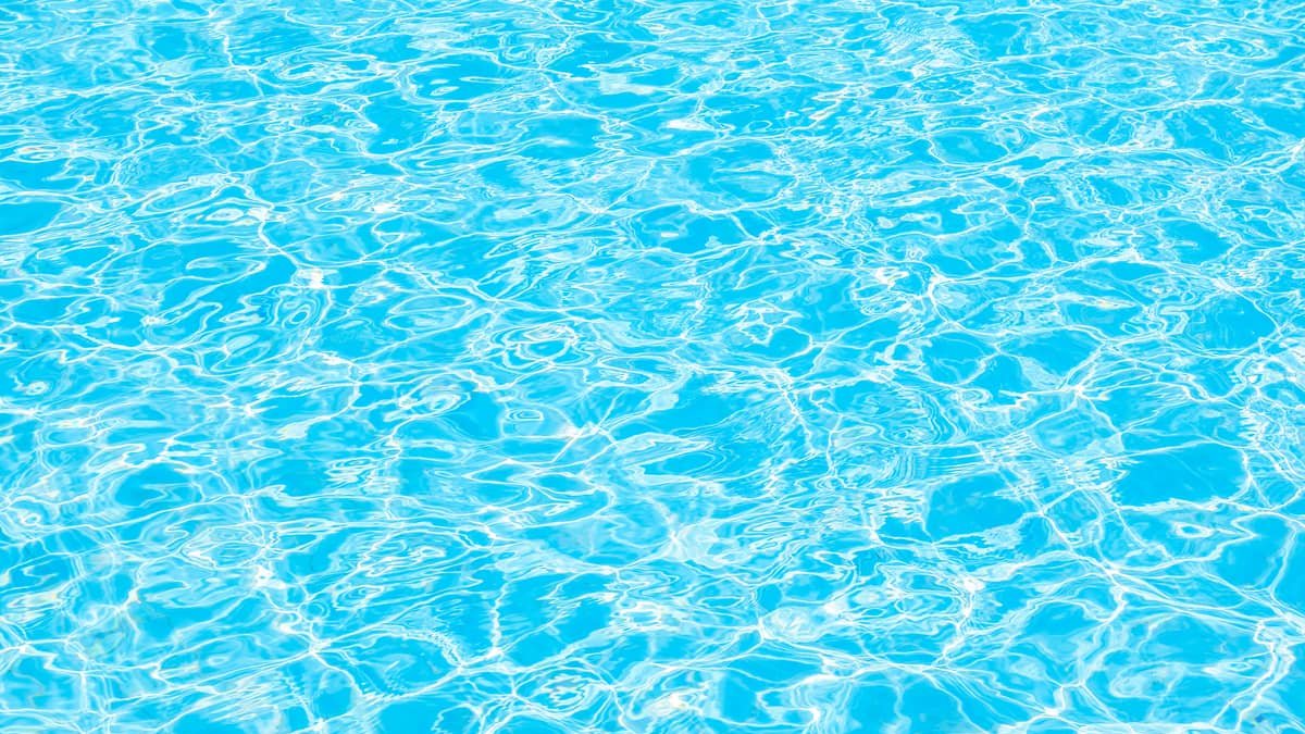 ¿Por qué medir la temperatura del agua de la piscina en León?