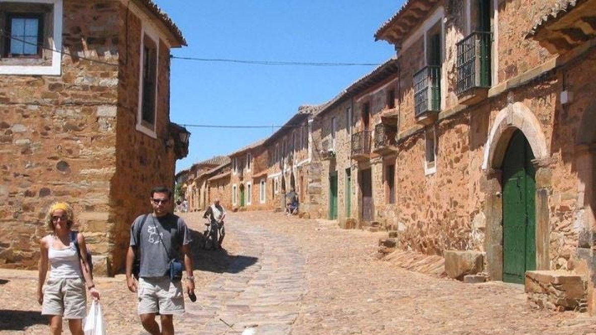Castrillo de los Polvazares: descubre este pueblo con encanto en León. ARCHIVO