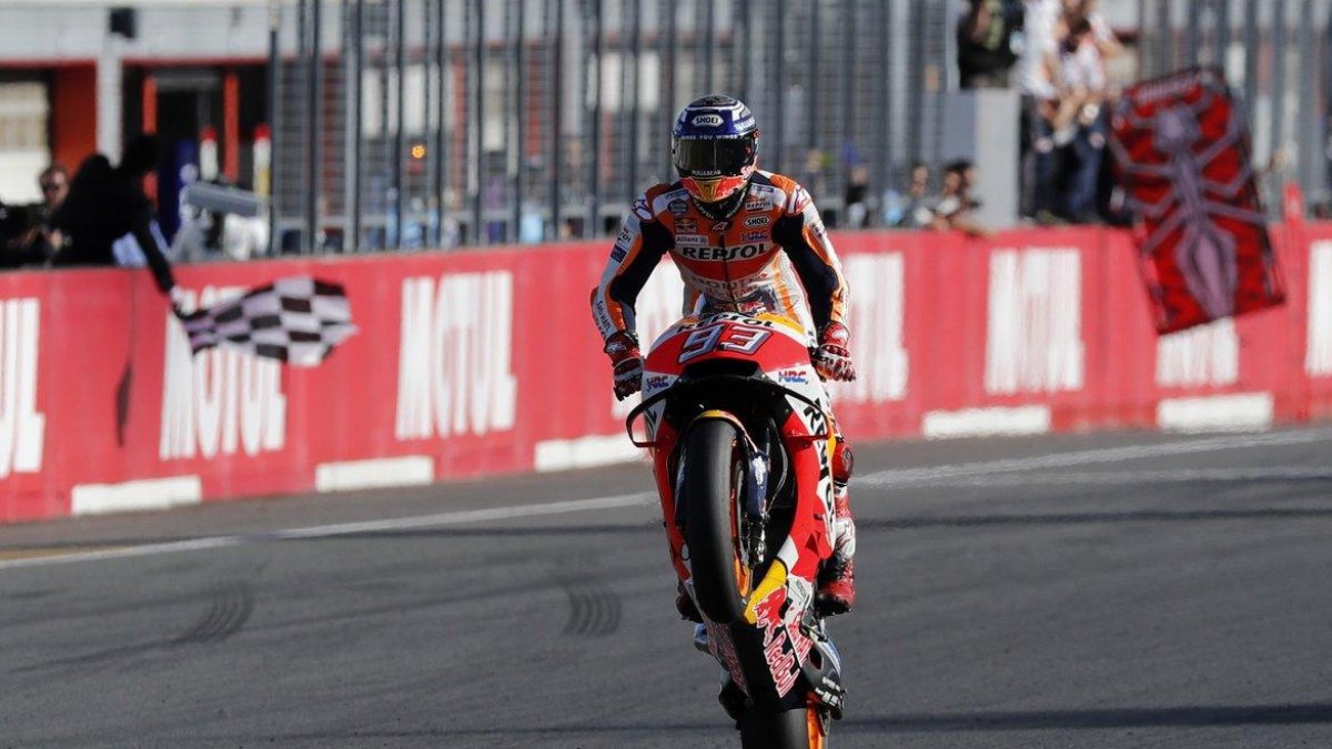 Marc Márquez celebra el título de campeón del mundo en el GP de Japón