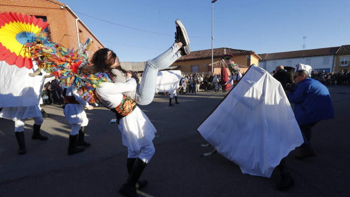 Las tradiciones leonesas tienen un punto de encuentro espectacular en el Carnaval. Es uno de los momentos en los que León refleja su verdadera esencia fuera de sus fronteras. MARCIANO PÉREZ