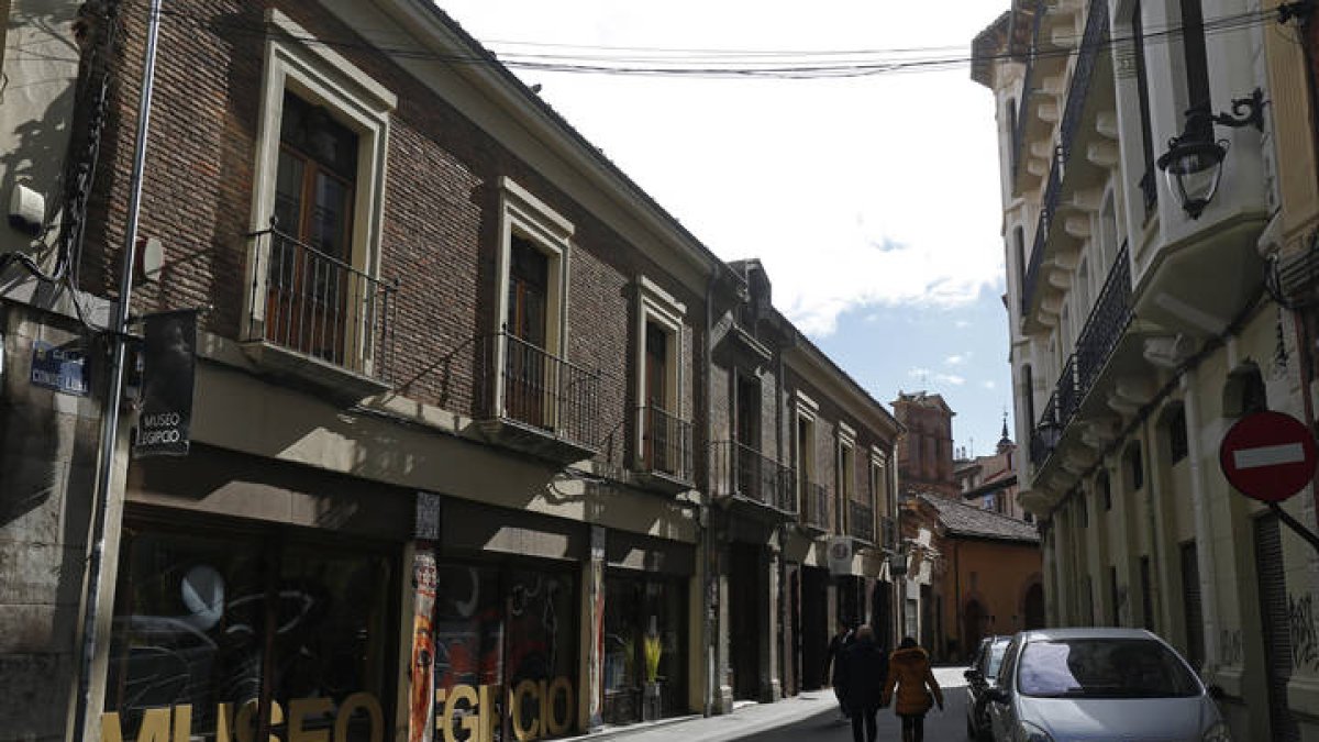 La sede de la delegación leonesa del Colegio Oficial de Arquitectos está en el Palacio de Gaviria, en la calle Conde Luna. FERNANDO OTERO