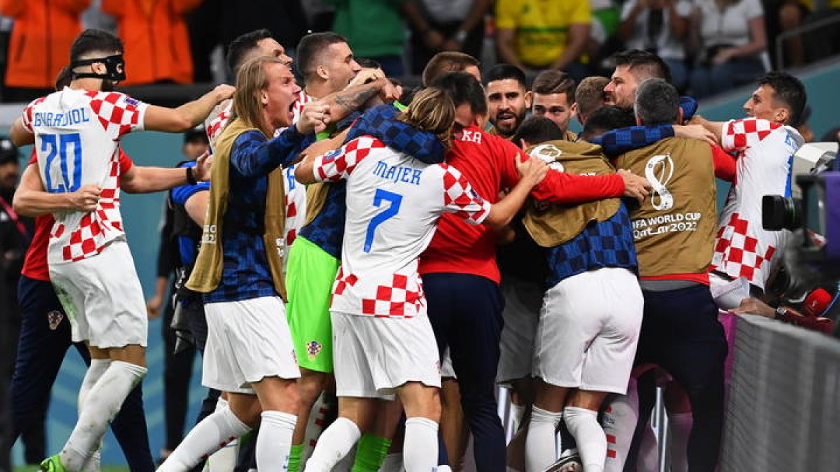 Croacia superó a la gran favorita en los penaltis y jugará su segunda semifinal seguida en un Mundial. LIKOVSKI