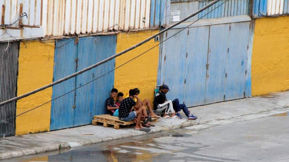 Un grupo de niños se fugan para evitar ser devueltos a Marruecos. REDUAN DRIS