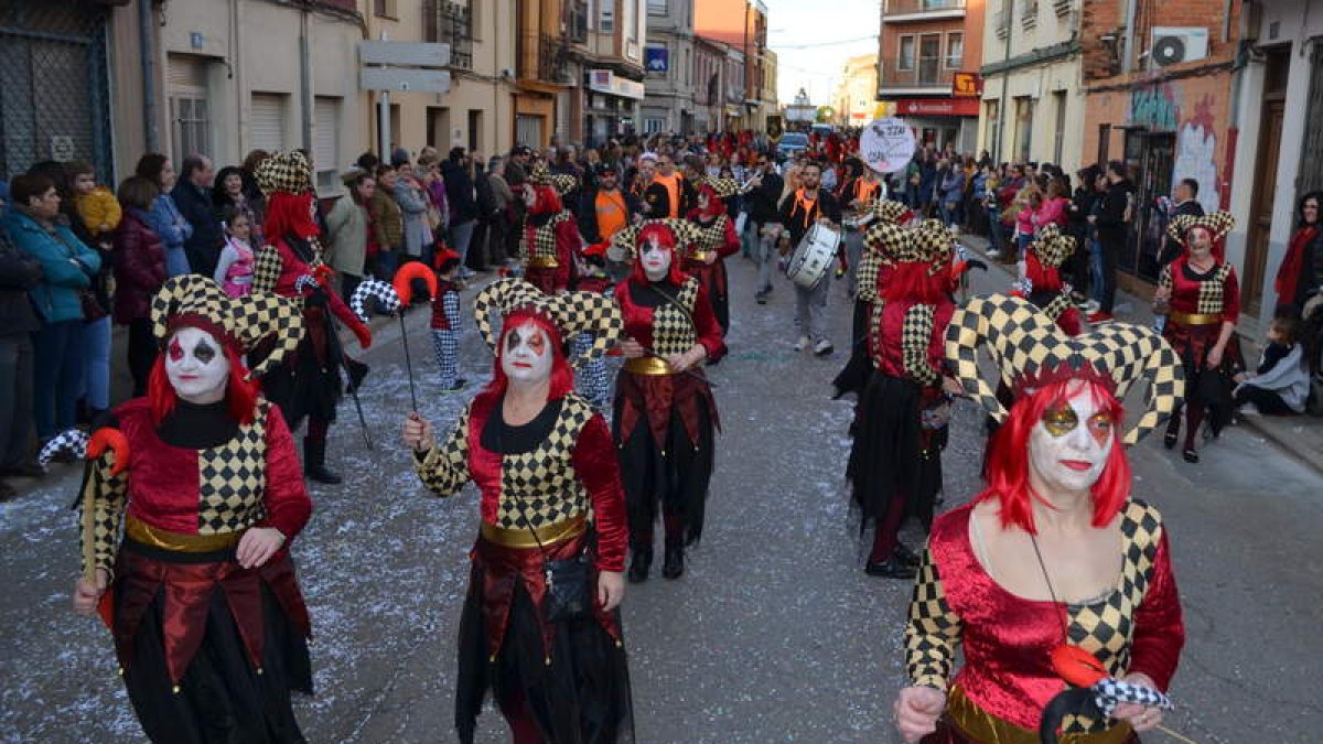 Imagen del último desfile de carnaval de Santa María del Páramo, el que tuvo lugar en 2020. MEDINA