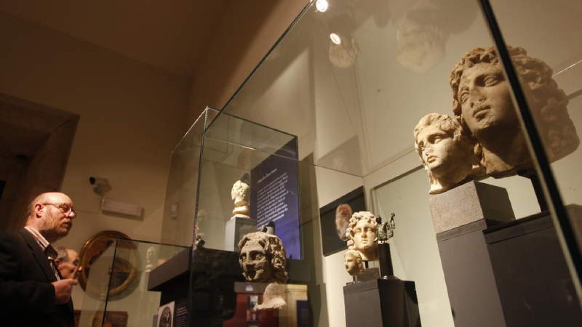Imagen de archivo de la exposición ‘El itinerario religioso de Alejandro Magno’, que puede verse en el Museo Bíblico.