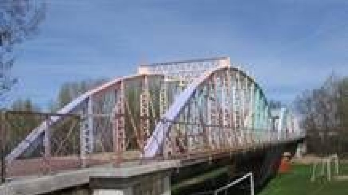 La fotografía muestra el puente de Requejo, también denominado como de la Reina Victoria Eugenia