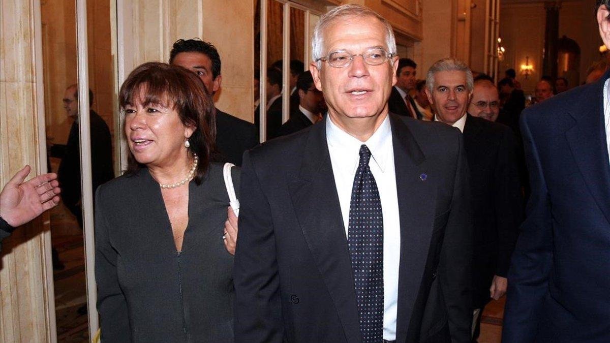 Cristina Narbona y Josep Borrell, en una imagen de archivo.