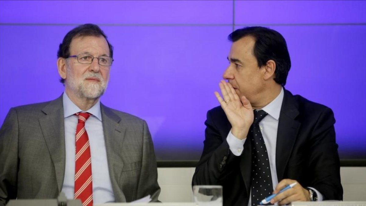 Mariano Rajoy y el coordinador del PP, Fernando Martínez-Maillo este lunes en el Comité Ejecutivo del PP.