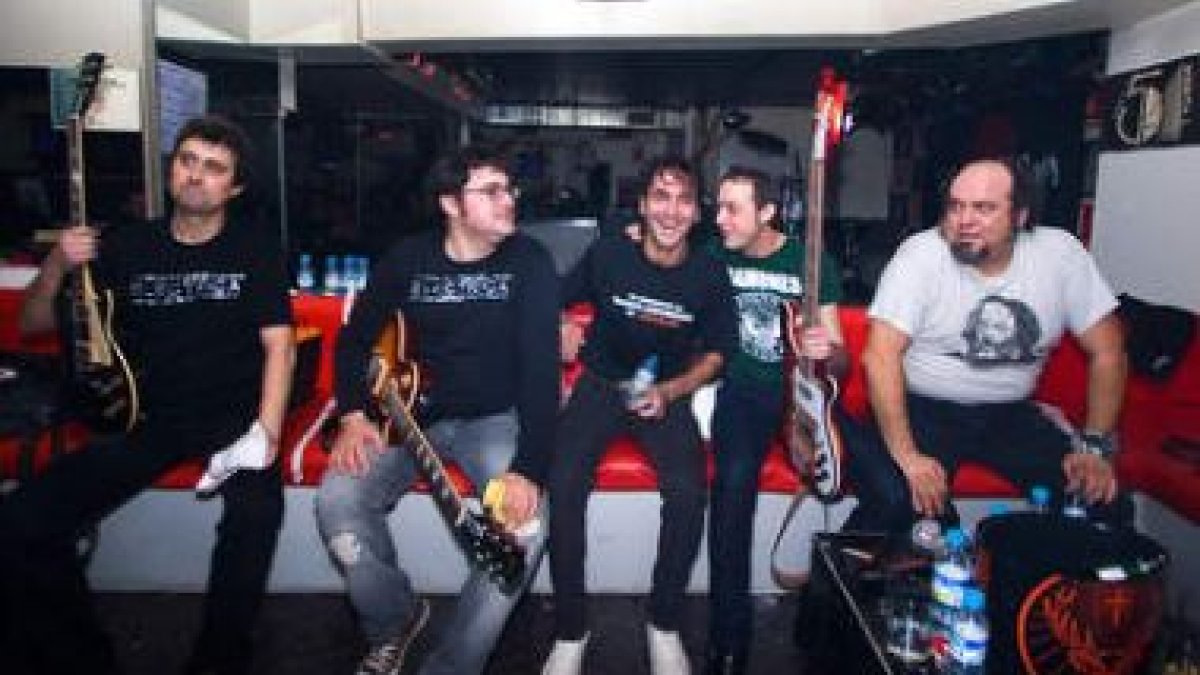 Moisés, Pajares, Tomás, Ricardo y Zapico, tras el concierto que ofrecieron hace dos años .
