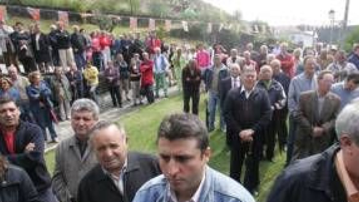 Vecinos del valle de Fornela estuvieron en el homenaje a Villalba