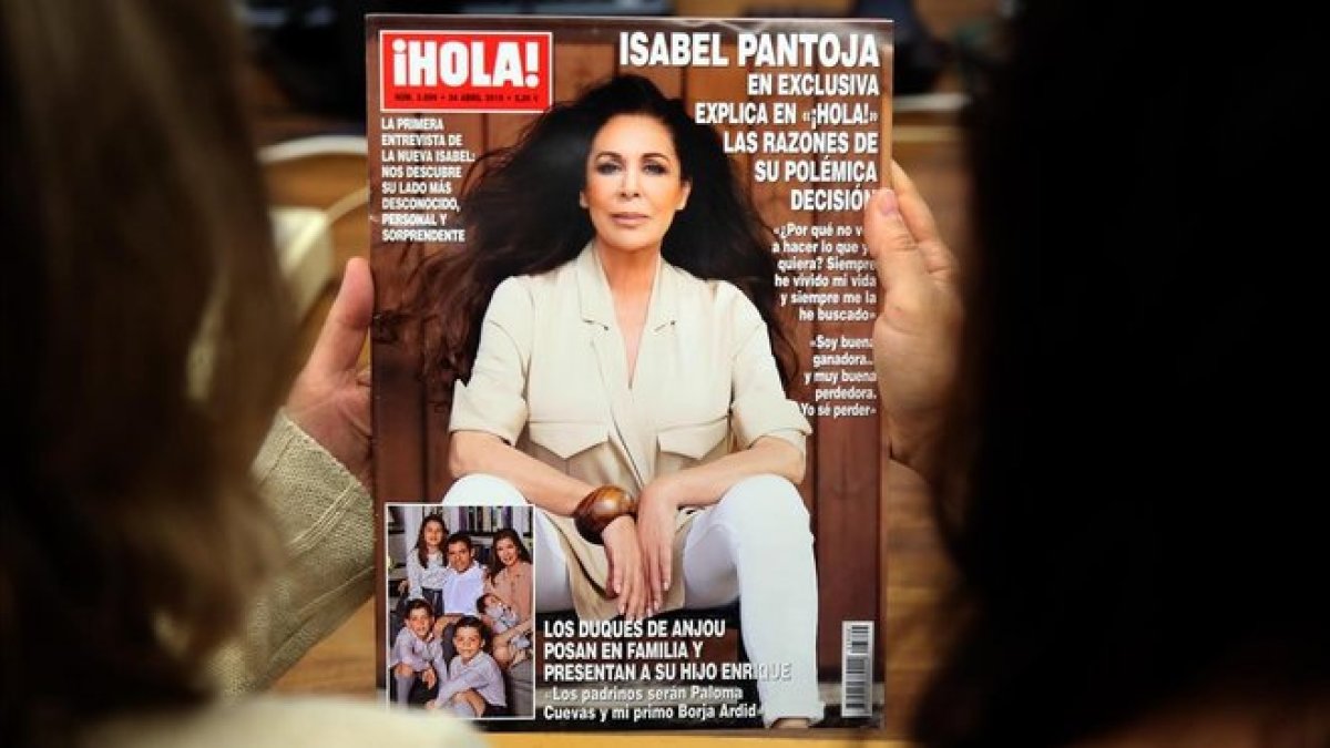 Isabel Pantoja, en la portada de ¡Hola!.