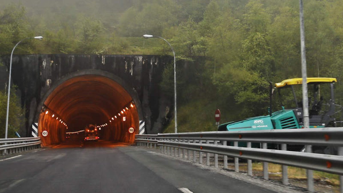 Tramo de la autopista entre León y Asturias. RAMIRO