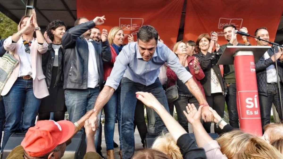 El candidato del PSOE a las primarias, Pedro Sánchez, en un acto en Sabadell