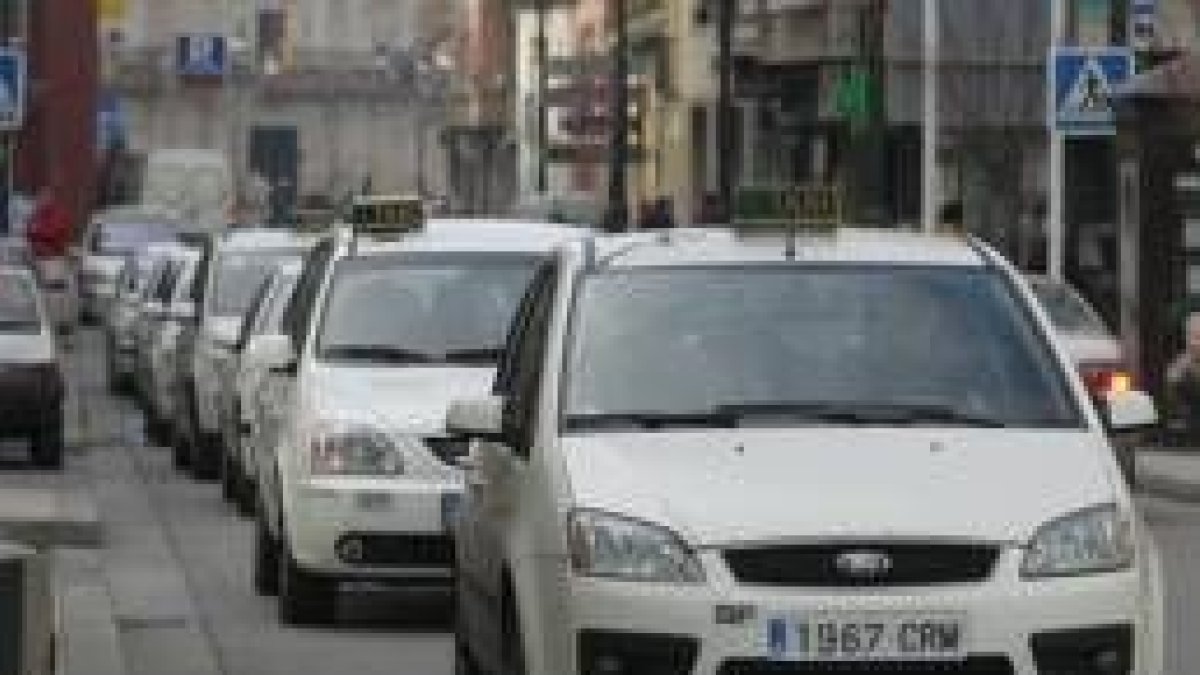 El aumento en los precios de las tarifas de los taxis supone el incremento de la subida del IPC