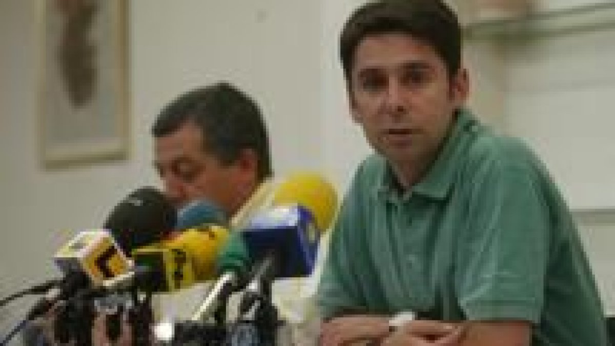 El secretario provincial de UGT, Ramón Sánchez, durante su comparecencia de ayer ante los medios