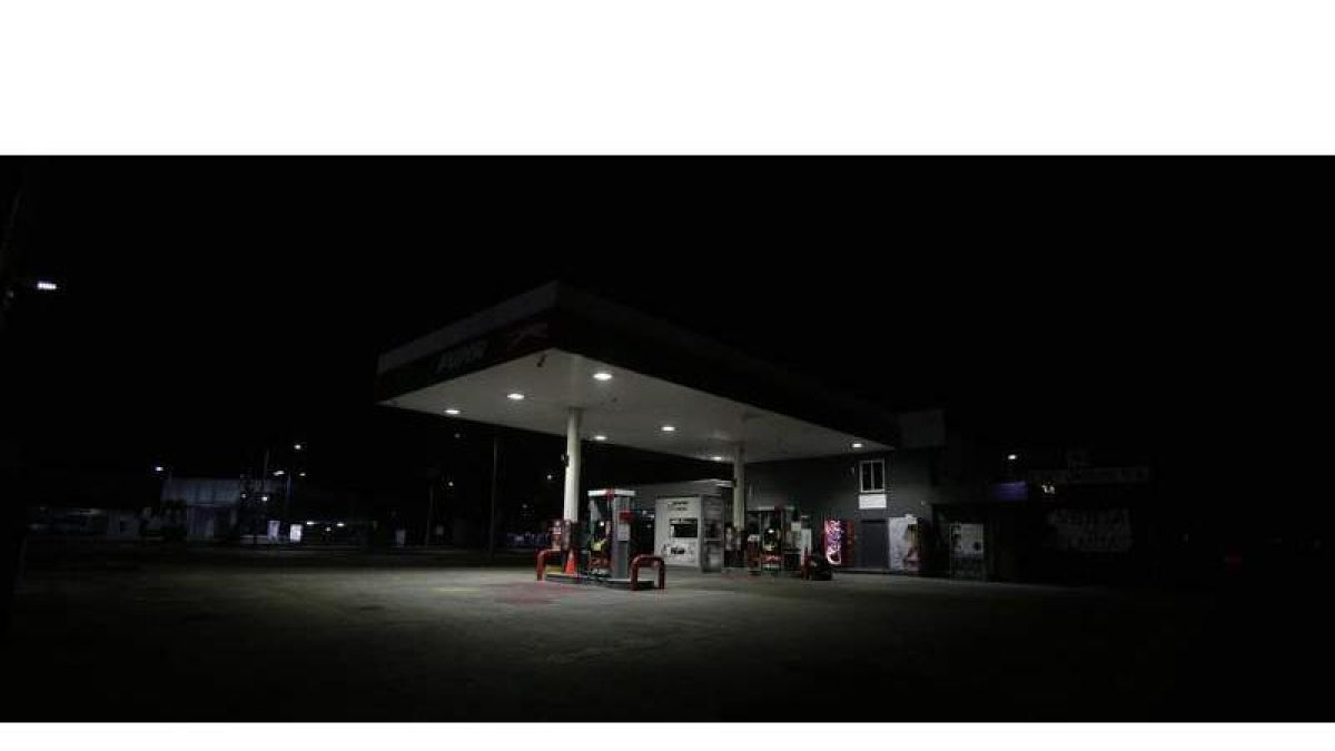 Facua denuncia la escasa bajada del precio de la gasolina.
