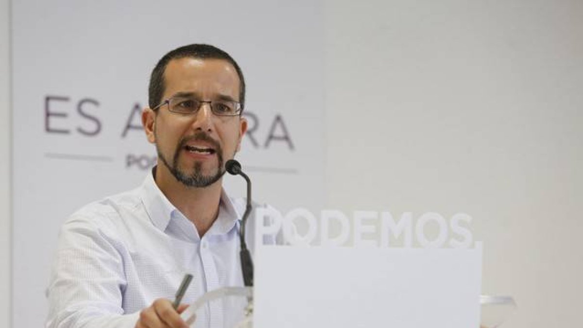 Rueda de prensa del dirigente de Podemos, Sergio Pascual, este lunes.