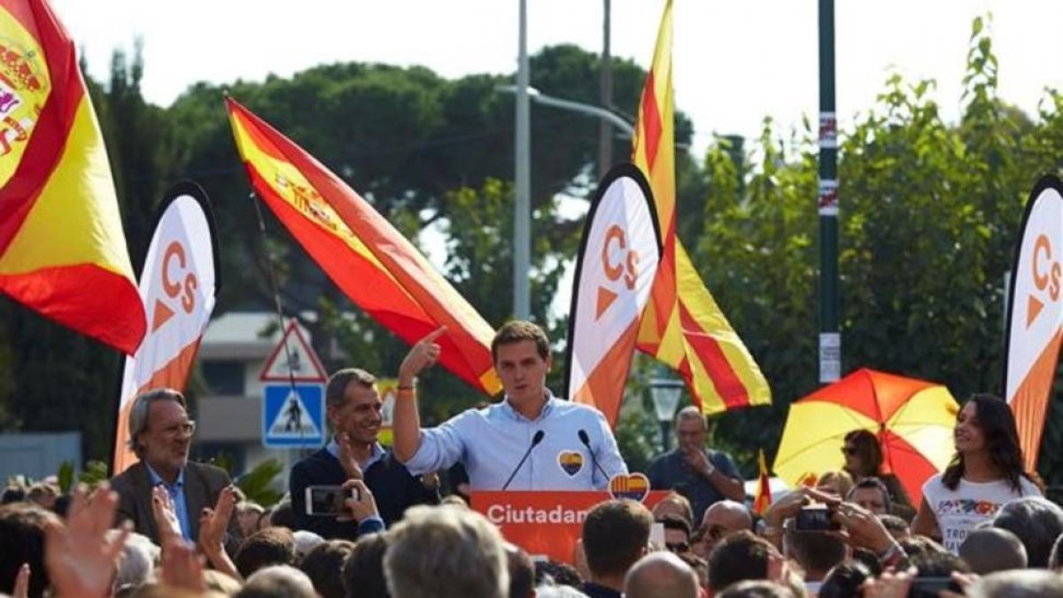 El líder de Ciudadanos, Albert Rivera, durante el acto de este sábado en Sant Andreu de Llavaneres (Maresme).