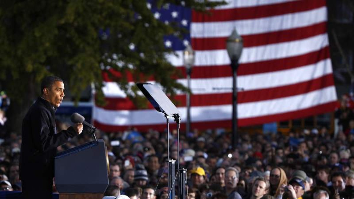 Imagen de un mitin de Obama en Iowa, uno de los estados que más desconfía de los observadores.