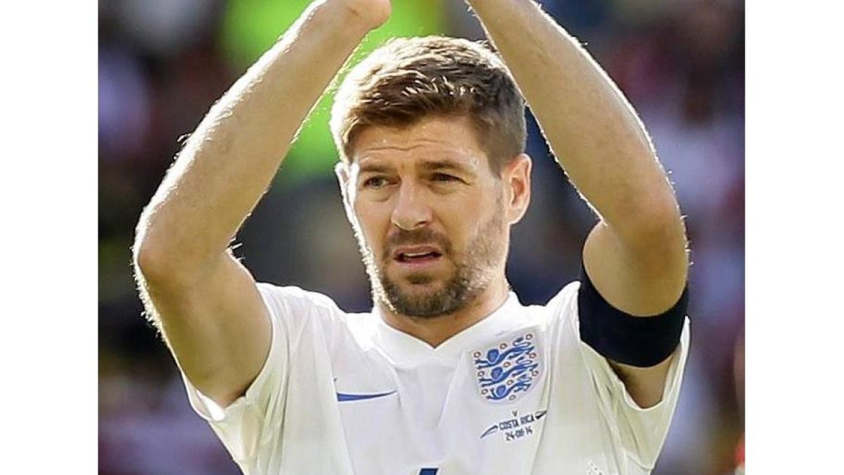 Fotografía de archivo del 24 de junio de 2014 del capitán de la selección inglesa, Steven Gerrard.