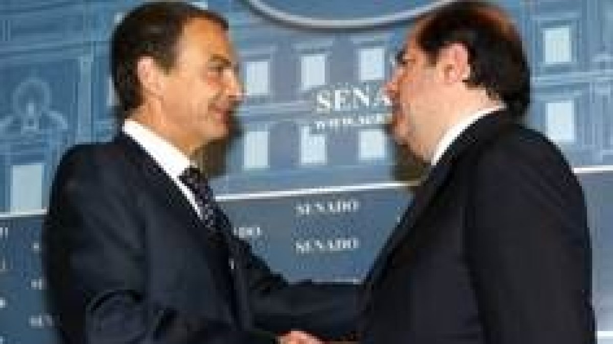 Zapatero felicita a Herrera, tras la aprobación del Estatuto
