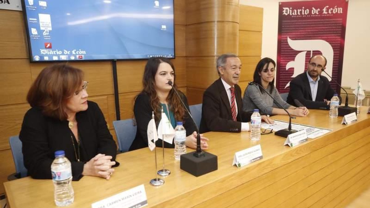 Carmen Marín, Laura Maeso, Serafín de Abajo, Taniaia Fernández y Antonio Molina protagonizaron la conferencia de ayer.