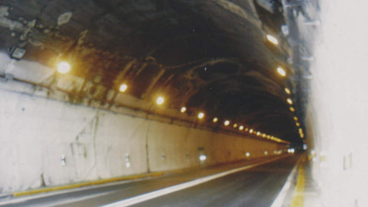 El túnel de Covas en la carretera Nacional 120. DL