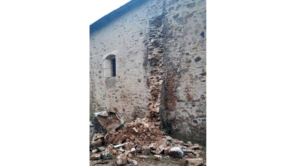 Derrumbe de parte de la iglesia San Martín, en Ponferrada