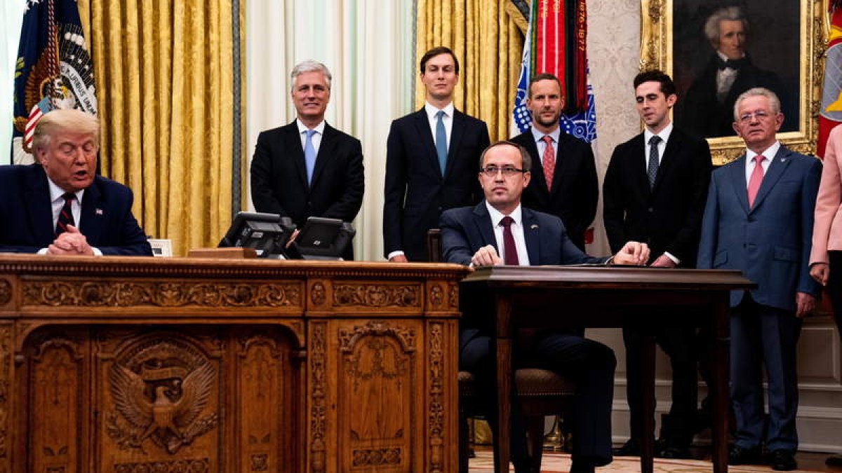 Firma entre Kosovo y Serbia en la Casa Blanca. ANNA MONEYMAKER