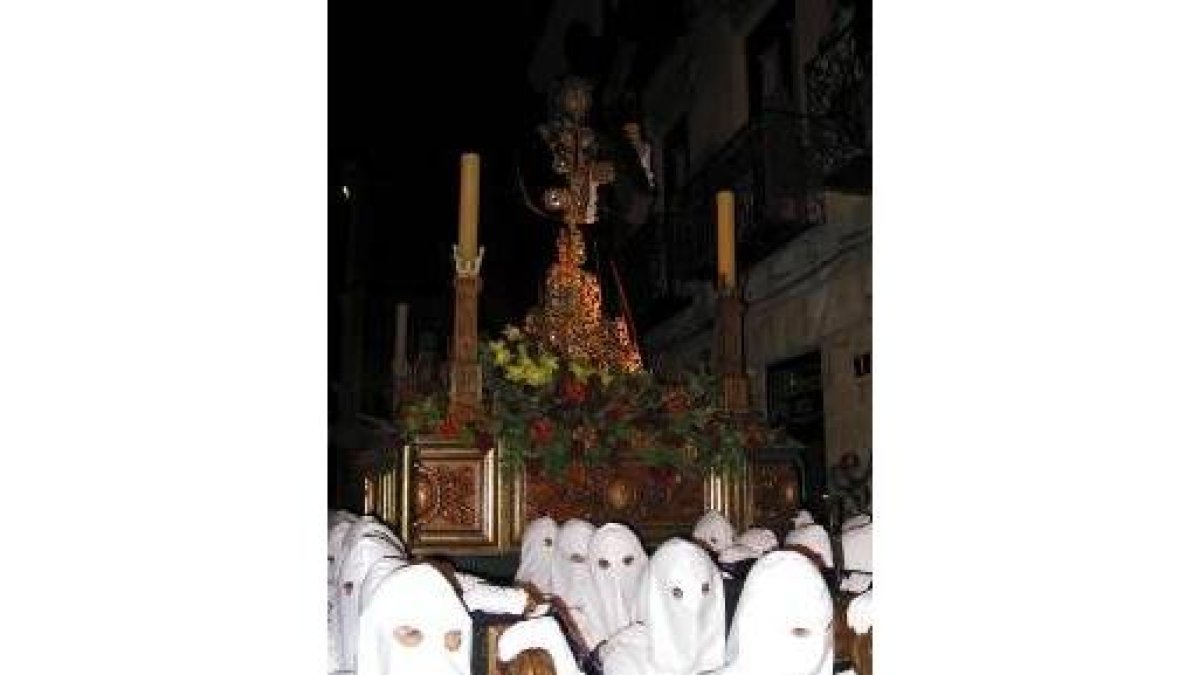 Una imagen del Nazareno que desfiló en la emotiva procesión de anoche