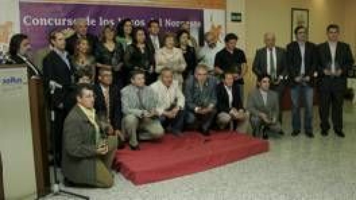 El alcalde con representantes de Mogar, Rejadorada y Peique