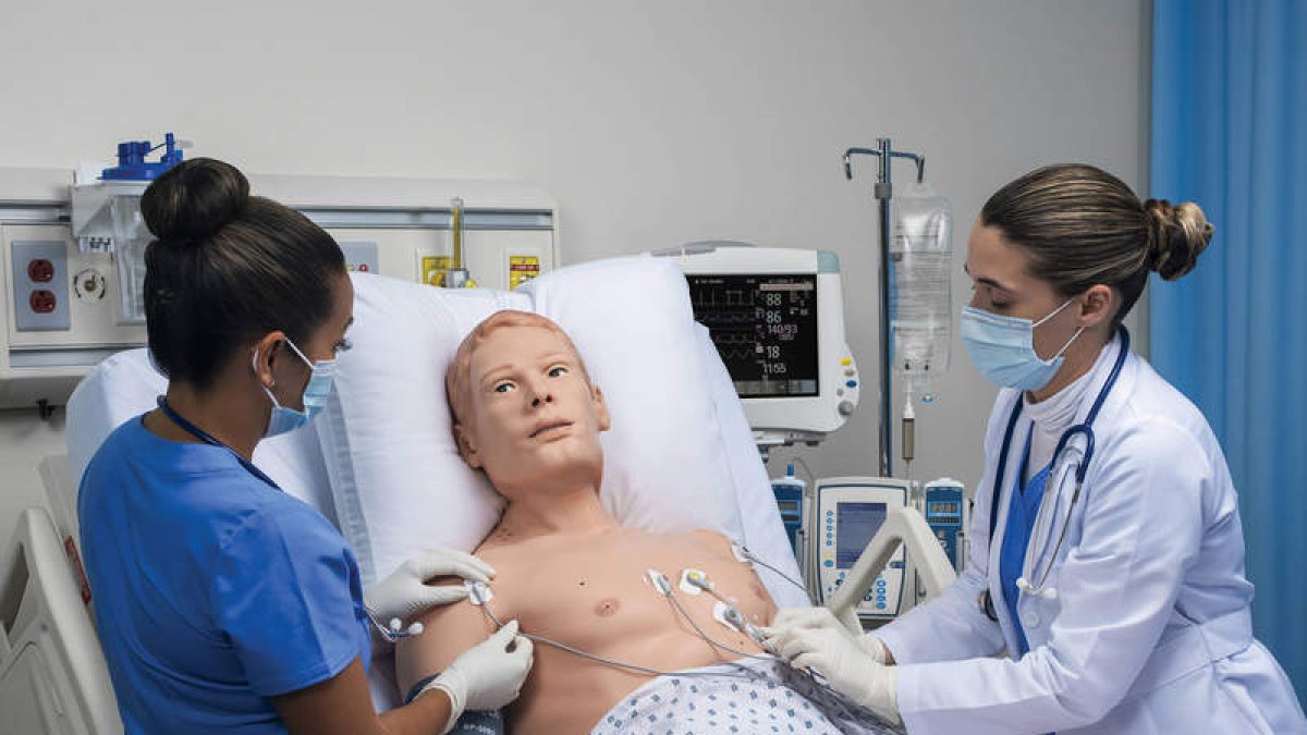 Preparación quirúrgica simulada en un hospital con HAL S5301. Gaumard Scientific