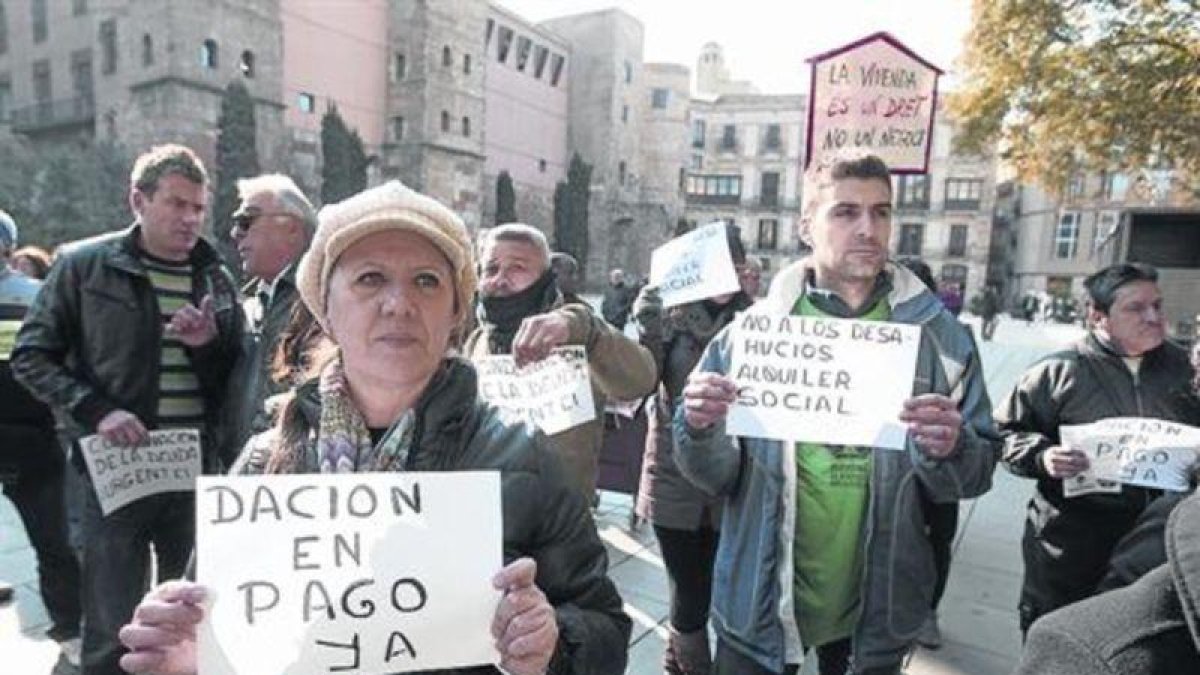 Manifestación en Barcelona a favor de la dación en pago y contra los desahucios.
