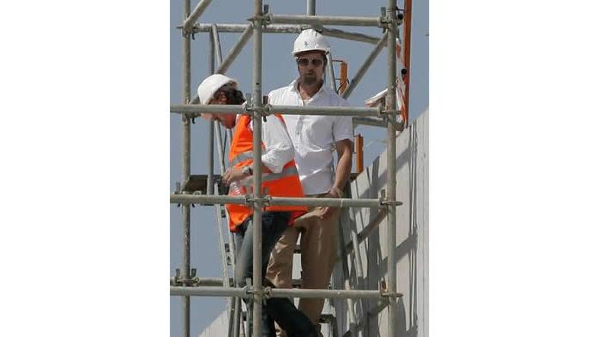 El actor Brad Pitt visitó las obras del futuro Centro Cultural Oscar Niemeyer de Avilés