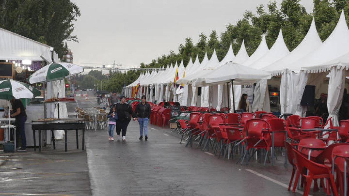 Recinto ferial junto al campo de fútbol. F. Otero Perandones.