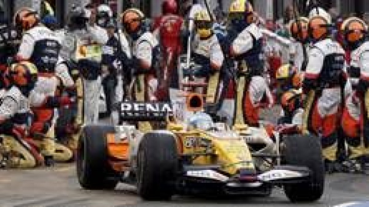 La estrategia de Renault perjudicó a Alonso en el cambio de neumáticos