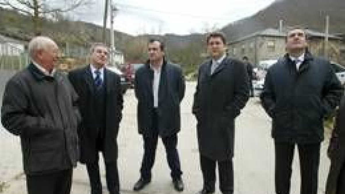 Los responsables del Ayuntamiento ponferradino se acercaron ayer a Rimor para revisar la nueva red