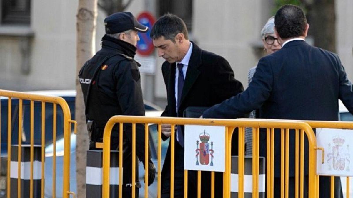 El major Josep Lluís Trapero, a su llegada al Tribunal Supremo, este jueves.