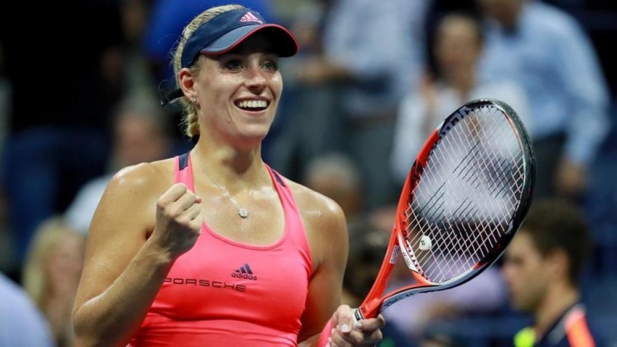 Angelique Kerber, de Alemania, reacciona feliz tras un nuevo triunfo en el Abierto de EEUU.