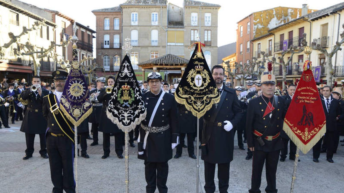 La plaza Mayor fue escenario de la concentración de bandas. ACACIO