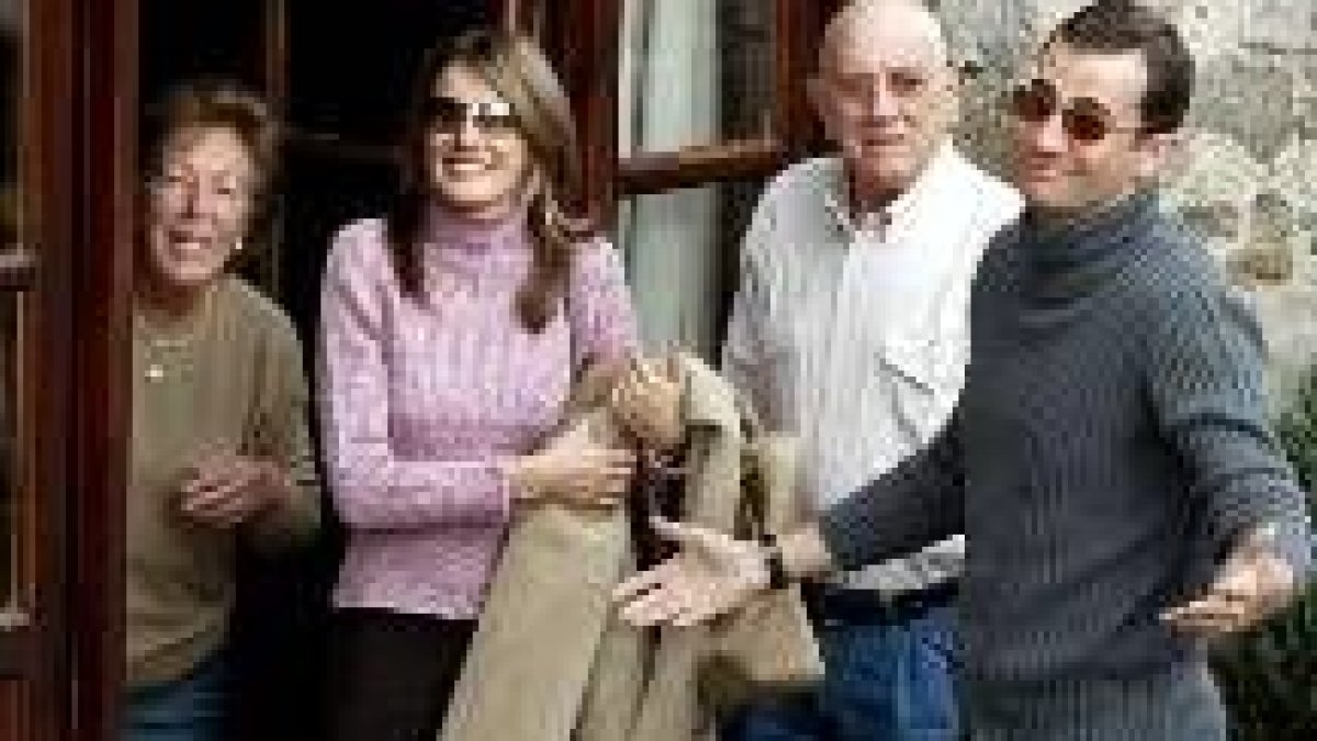 Felipe y Letizia, junto a los abuelos de ésta