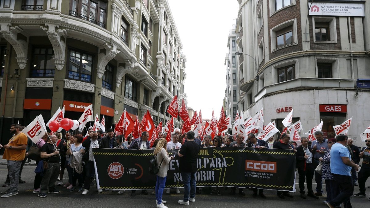 Protesta sindical en el centro de León. FERNANDO OTERO