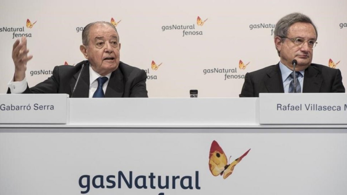 El presidente de Gas Natural, Salvador Gabarró, y el consejero delegado Rafael Villaseca, a su derecha.